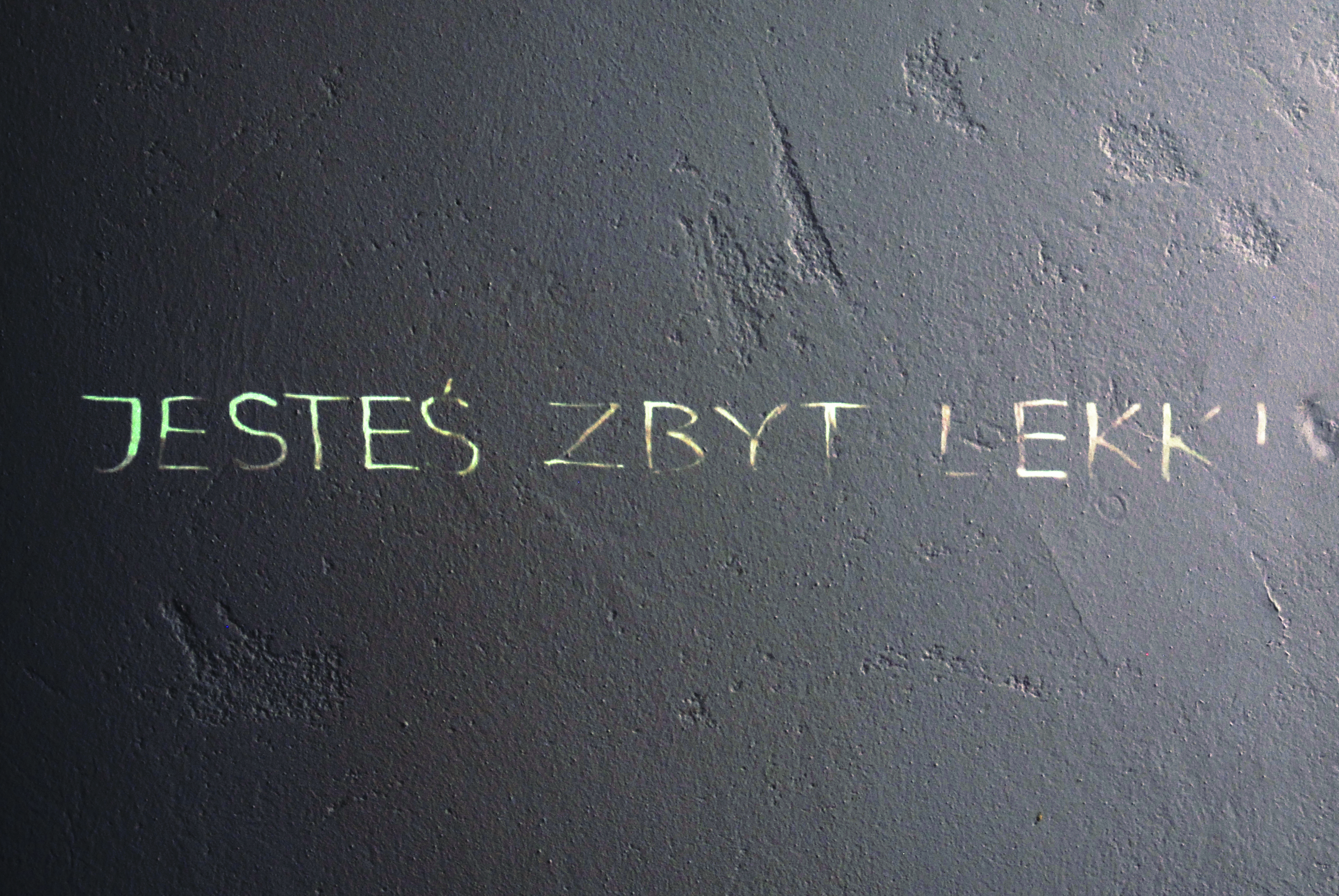 JESTEŚ ZBYT LEKKI